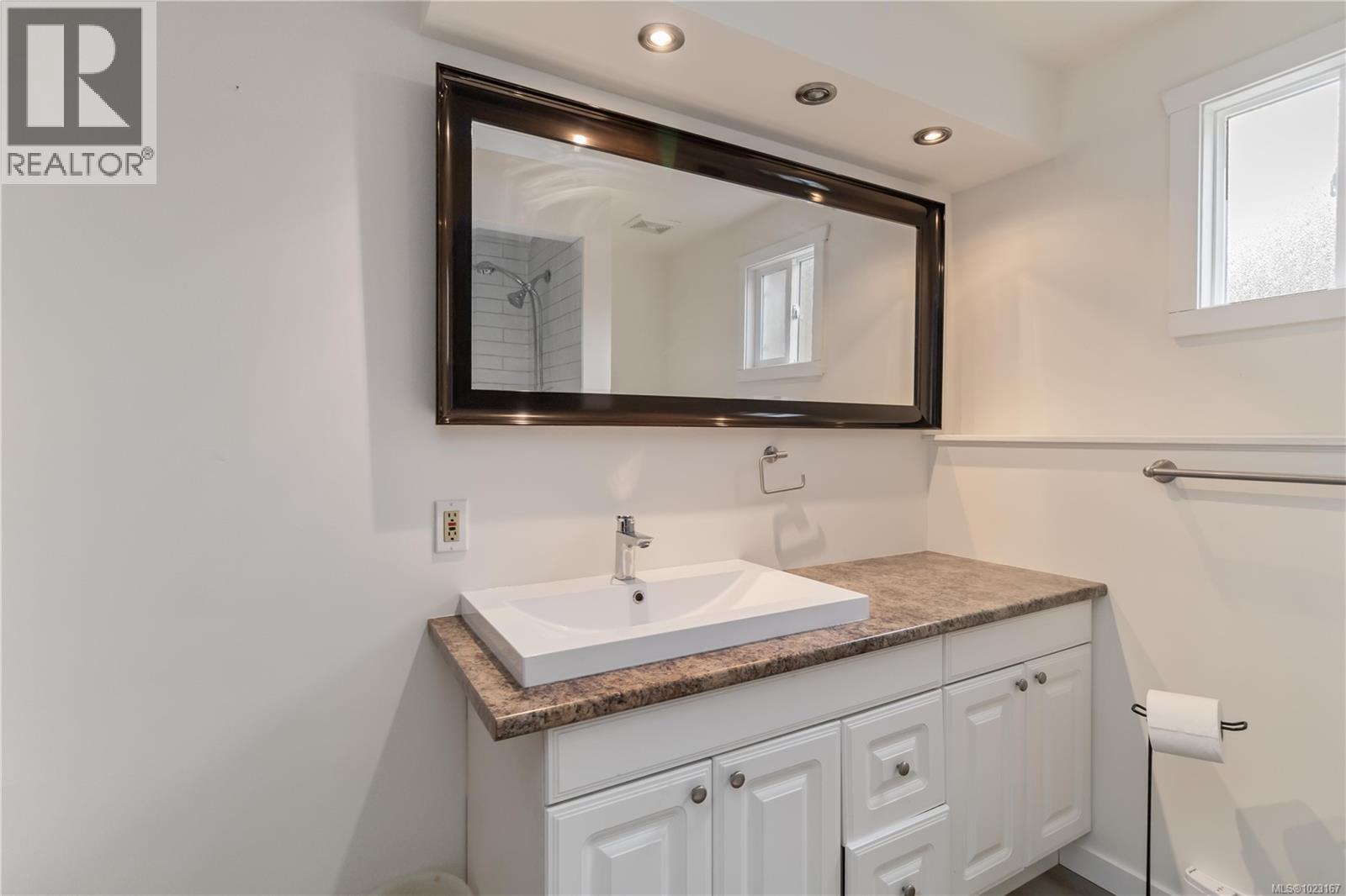 4370 Elnido Cres, Saanich, British Columbia  V8N 4Z6 - Photo 40 - 1023167