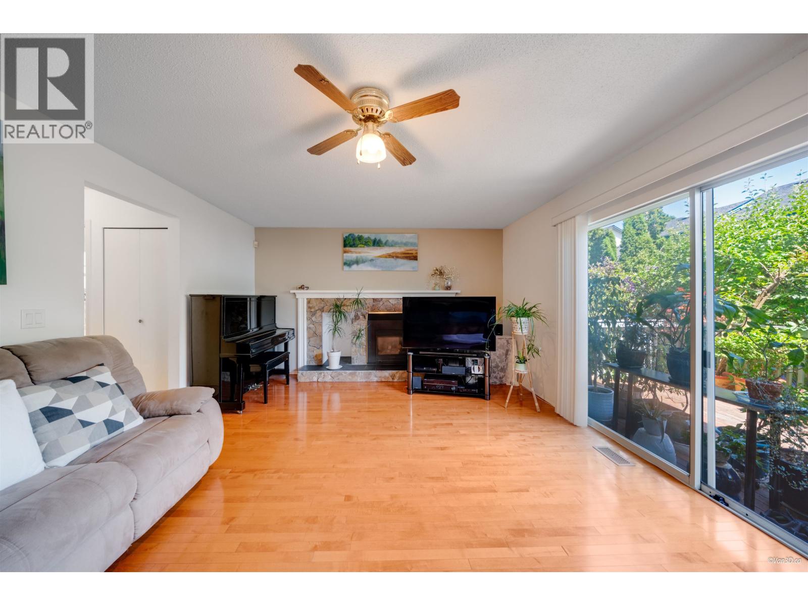 1295 Daimler Street, Coquitlam, British Columbia  V3B 6P5 - Photo 14 - R3054493