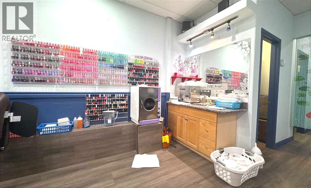 Nails Street Salon  Se, Calgary, Alberta  T2E 7C8 - Photo 6 - A2283804