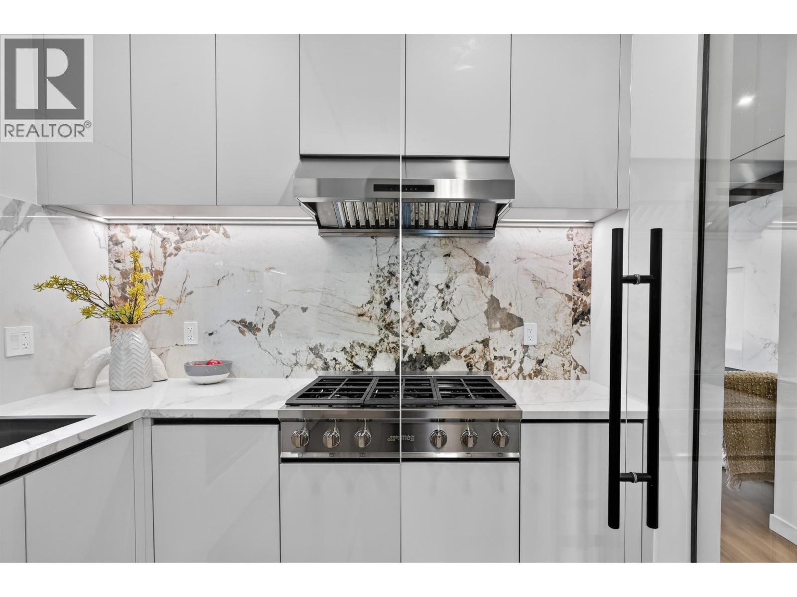 Listing Picture 10 of 12 : 3548 W 35TH AVENUE, Vancouver / 溫哥華 - 魯藝地產 Yvonne Lu Group - MLS Medallion Club Member