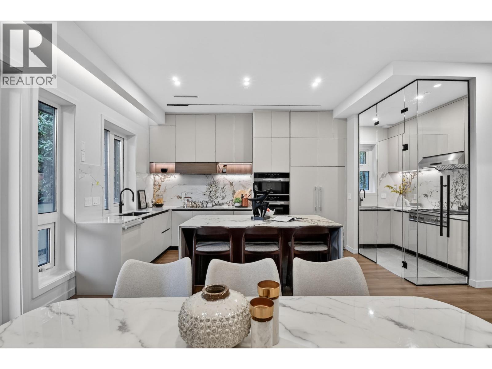 Listing Picture 7 of 12 : 3548 W 35TH AVENUE, Vancouver / 溫哥華 - 魯藝地產 Yvonne Lu Group - MLS Medallion Club Member