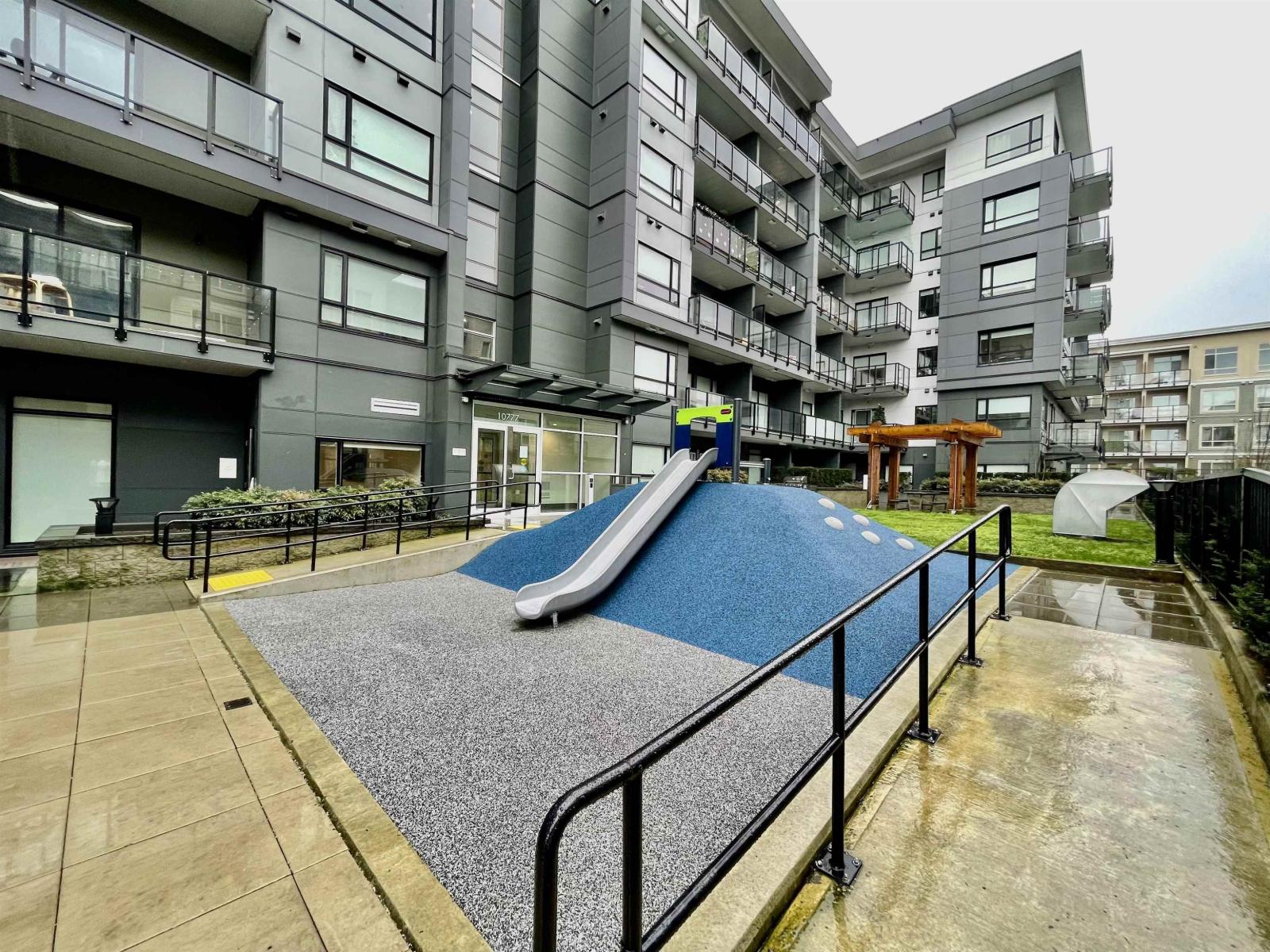 10777 E 138 Street, Surrey, British Columbia  V3T 0T5 - Photo 2 - R3085090