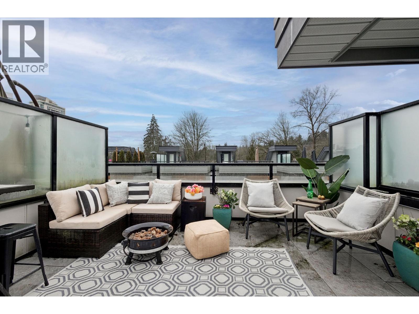 21 856 ORWELL STREET, North Vancouver, British Columbia