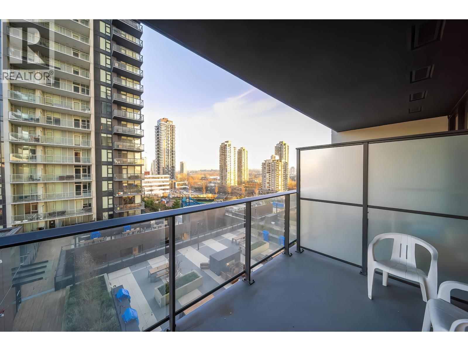 Listing Picture 20 of 37 : 909 2108 GILMORE AVENUE, Burnaby / 本拿比 - 魯藝地產 Yvonne Lu Group - MLS Medallion Club Member