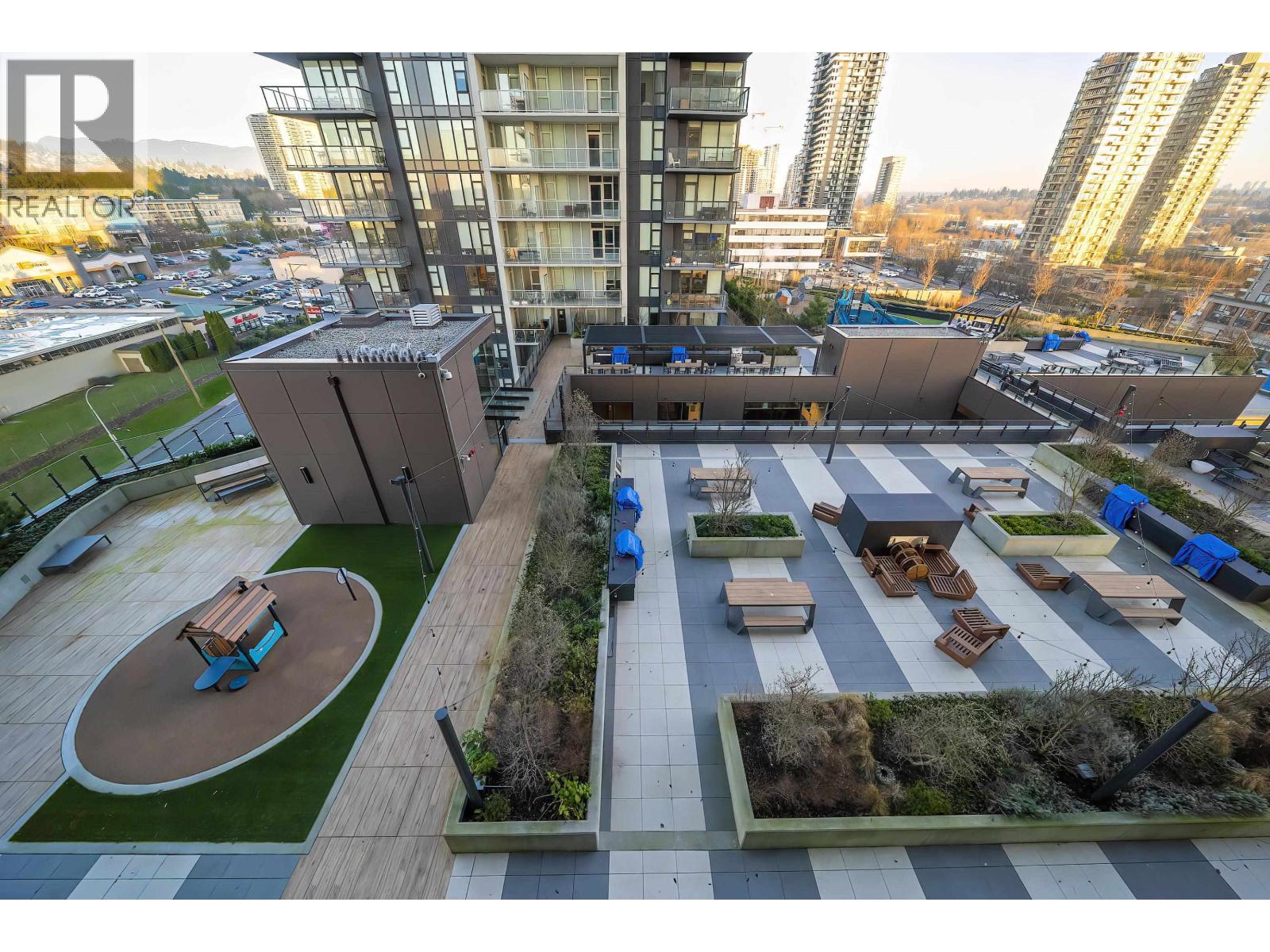 Listing Picture 24 of 37 : 909 2108 GILMORE AVENUE, Burnaby / 本拿比 - 魯藝地產 Yvonne Lu Group - MLS Medallion Club Member