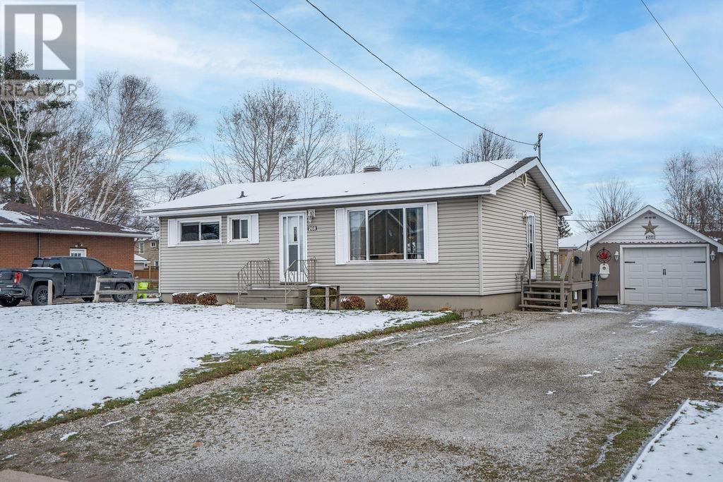 268 Rowell Ave, Sault Ste. Marie, Ontario  P6C 5K8 - Photo 1 - SM260209