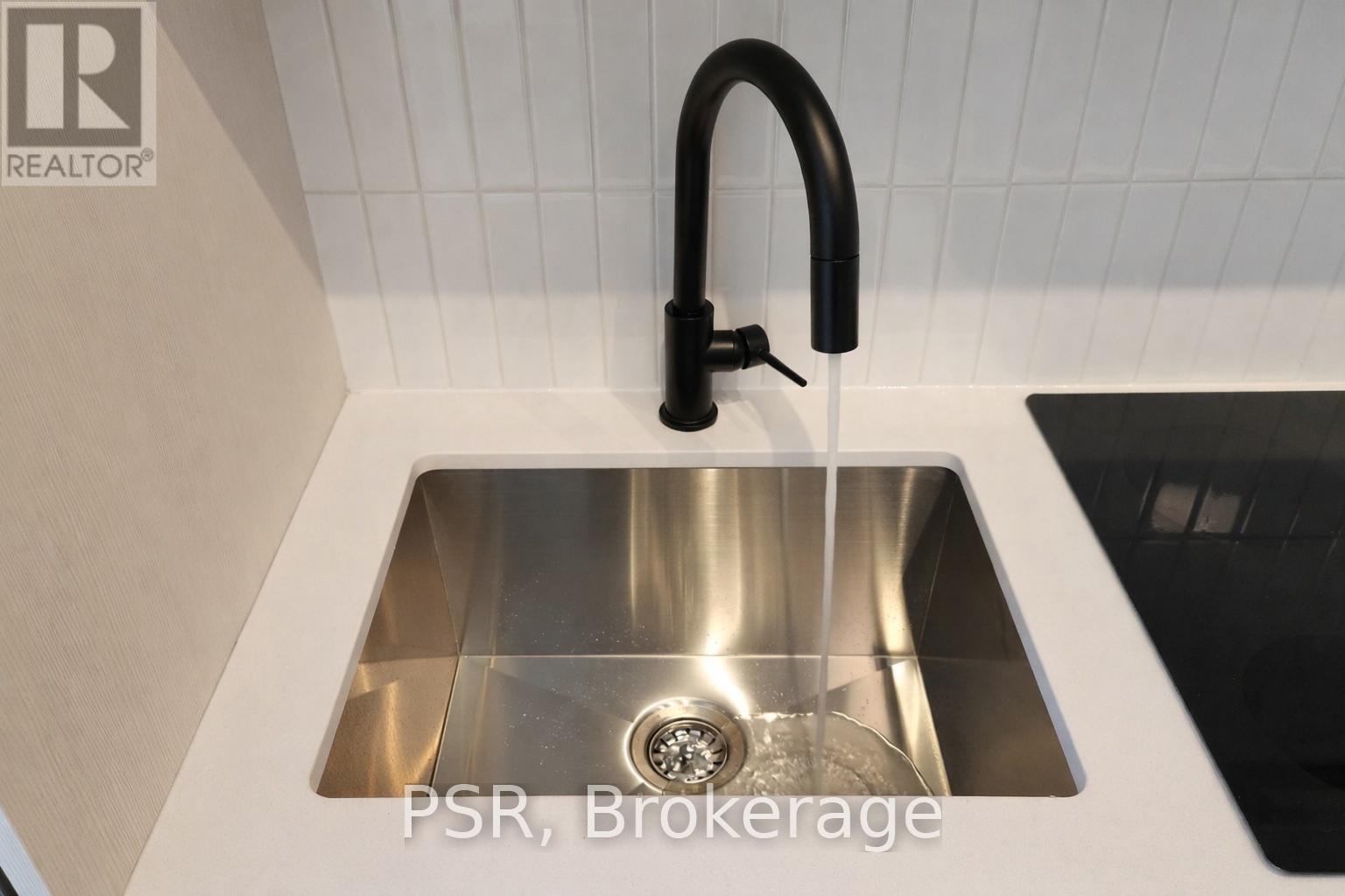 1510 - 10 Graphophone Grove, Toronto (Dovercourt-Wallace Emerson-Junction), Ontario  M6H 0E5 - Photo 8 - W12757510