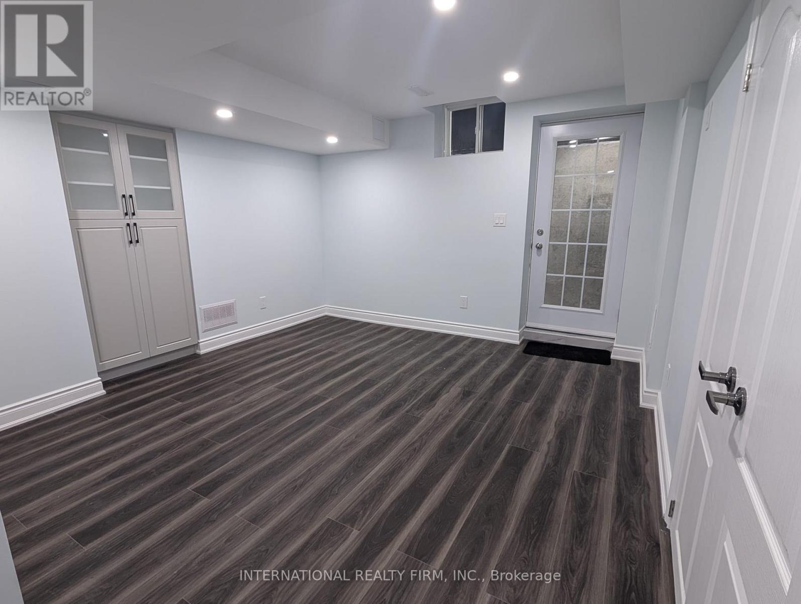 Bsmt - 75 Bulmer Crescent, Newmarket (Woodland Hill), Ontario  L3X 3K1 - Photo 2 - N12769598