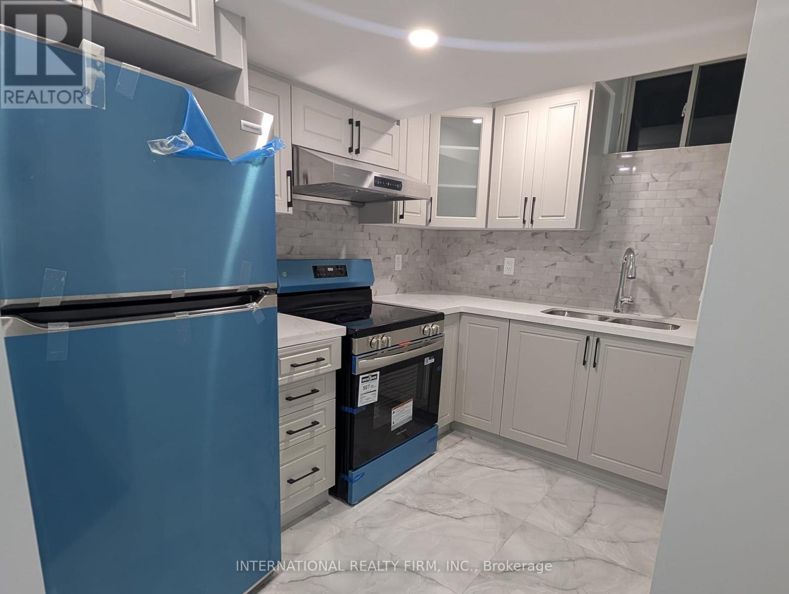 Bsmt - 75 Bulmer Crescent, Newmarket (Woodland Hill), Ontario  L3X 3K1 - Photo 4 - N12769598