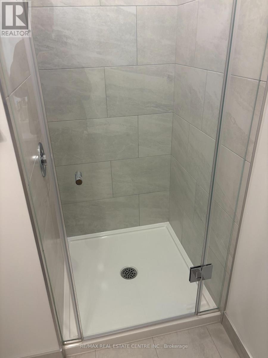 4209 - 395 Square One Drive, Mississauga (City Centre), Ontario  L5B 0P6 - Photo 19 - W12769604