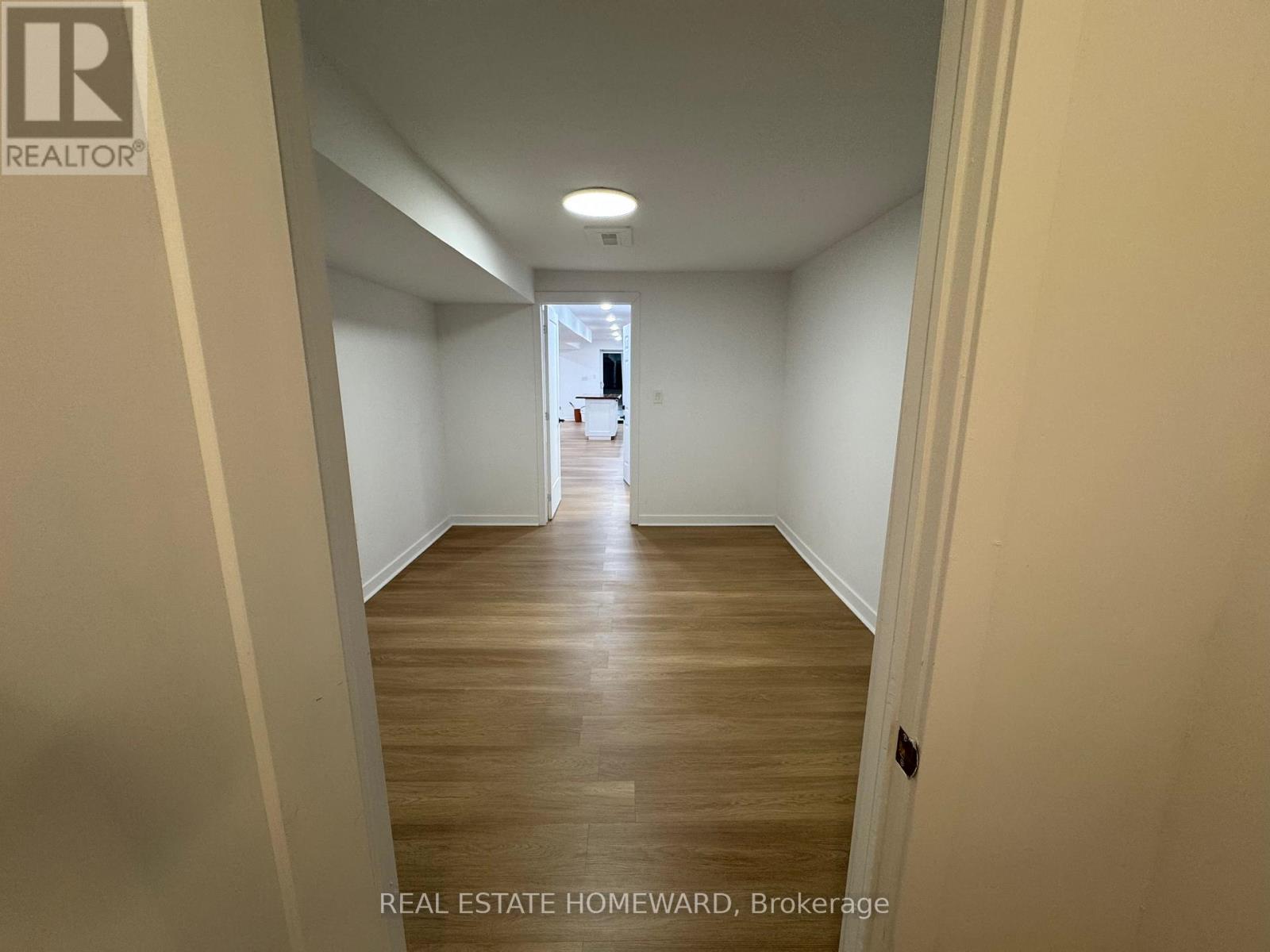 16 Carew Boulevard, Kawartha Lakes (Lindsay), Ontario  K9V 0J3 - Photo 12 - X12766824