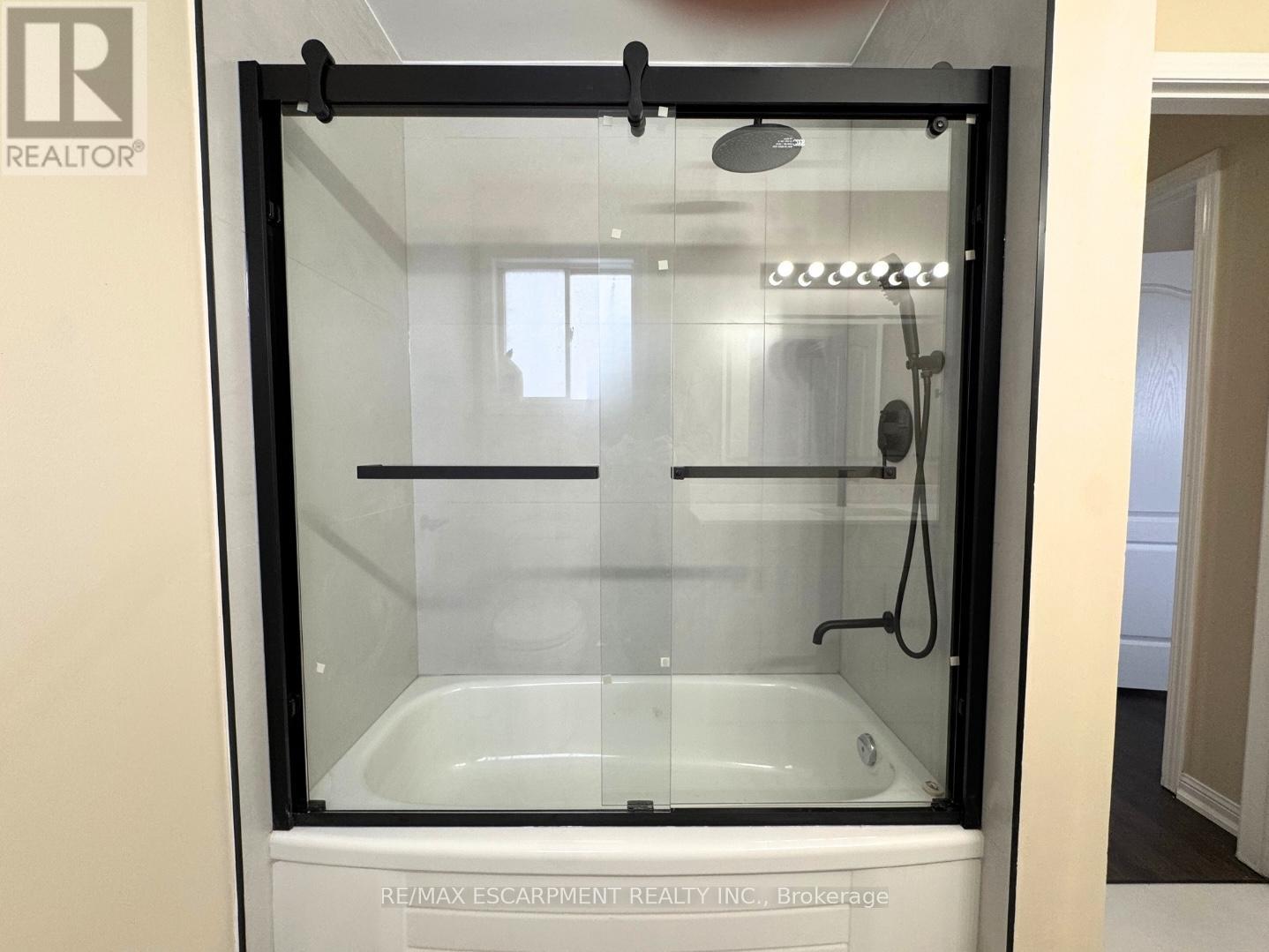 2218 Shadetree Avenue, Burlington, Ontario  L7L 6L4 - Photo 23 - W12760376