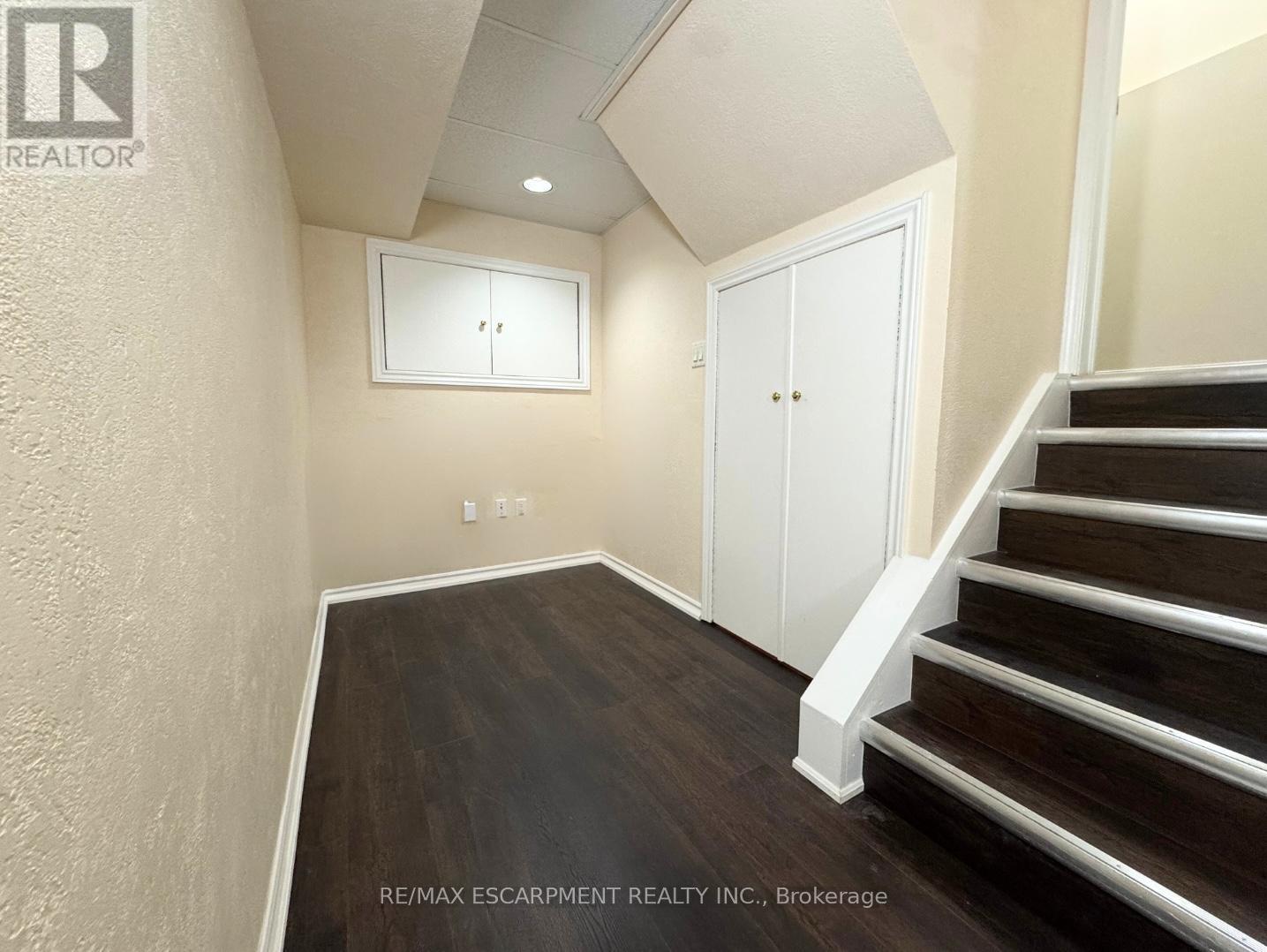 2218 Shadetree Avenue, Burlington, Ontario  L7L 6L4 - Photo 31 - W12760376