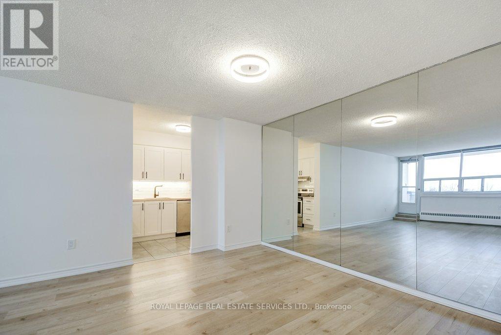 907 - 212 Kerr Street, Oakville, Ontario  L6K 3B1 - Photo 13 - W12756618