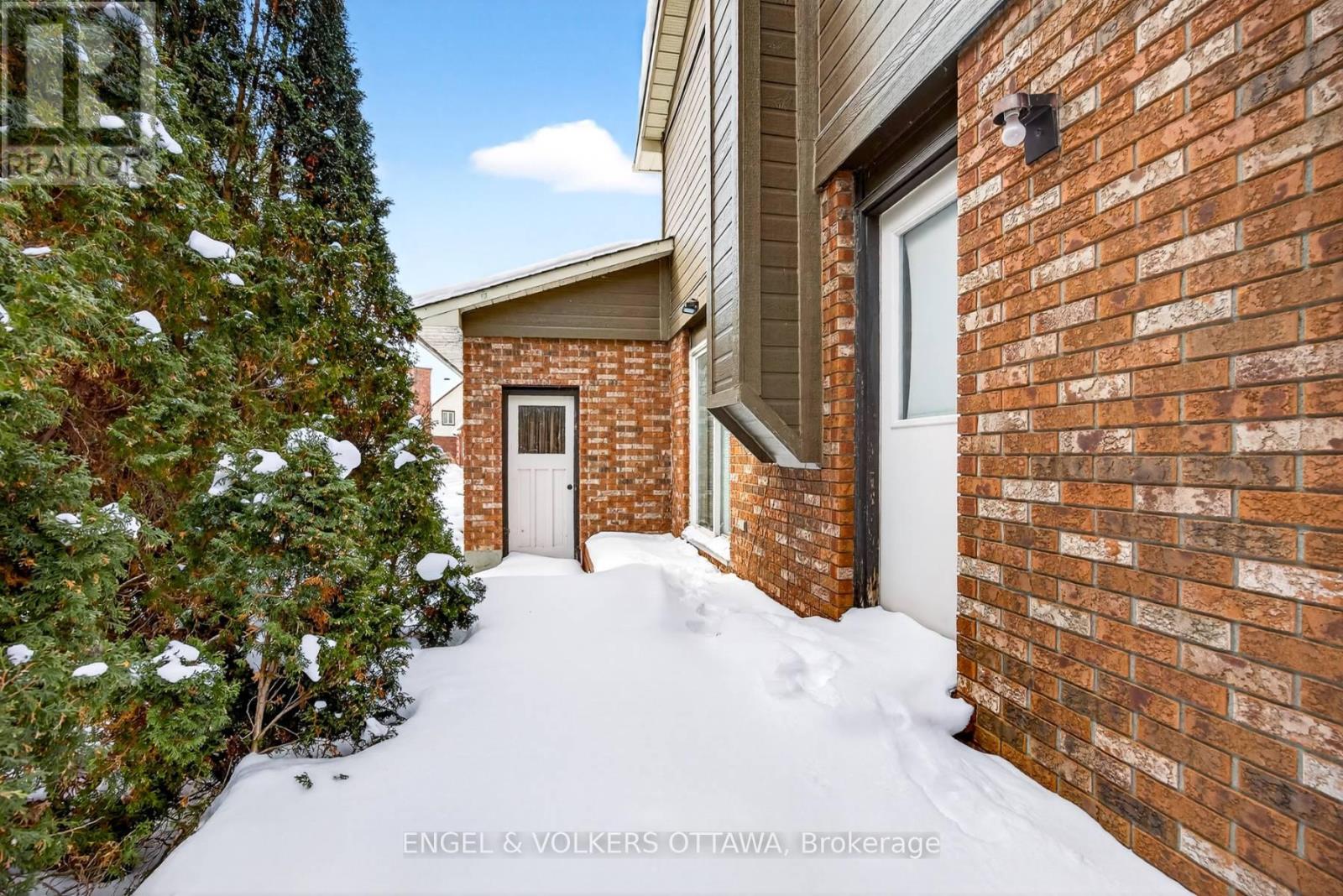 82 Leacock Drive, Ottawa, Ontario  K2K 2A8 - Photo 19 - X12769648