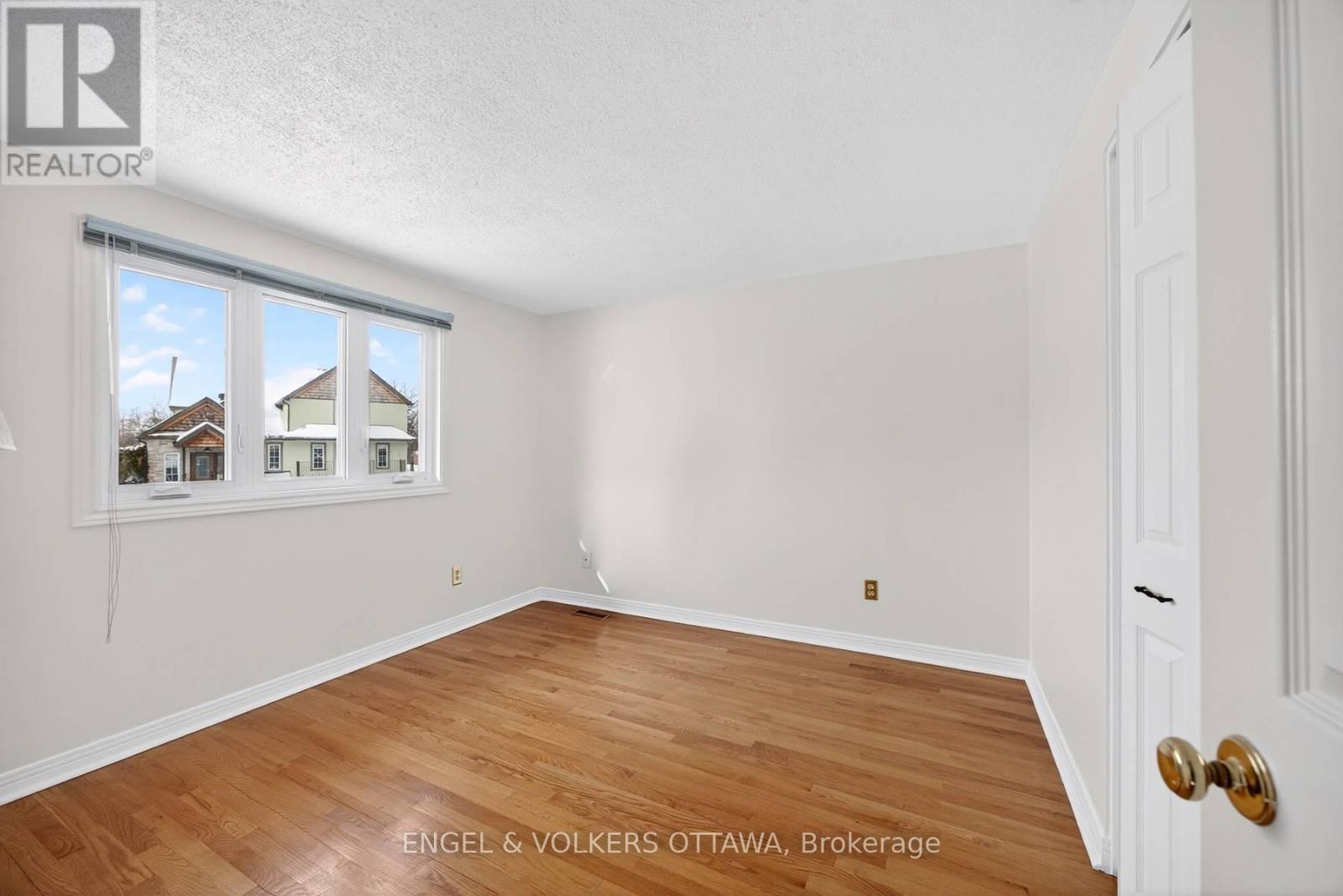 82 Leacock Drive, Ottawa, Ontario  K2K 2A8 - Photo 32 - X12769648