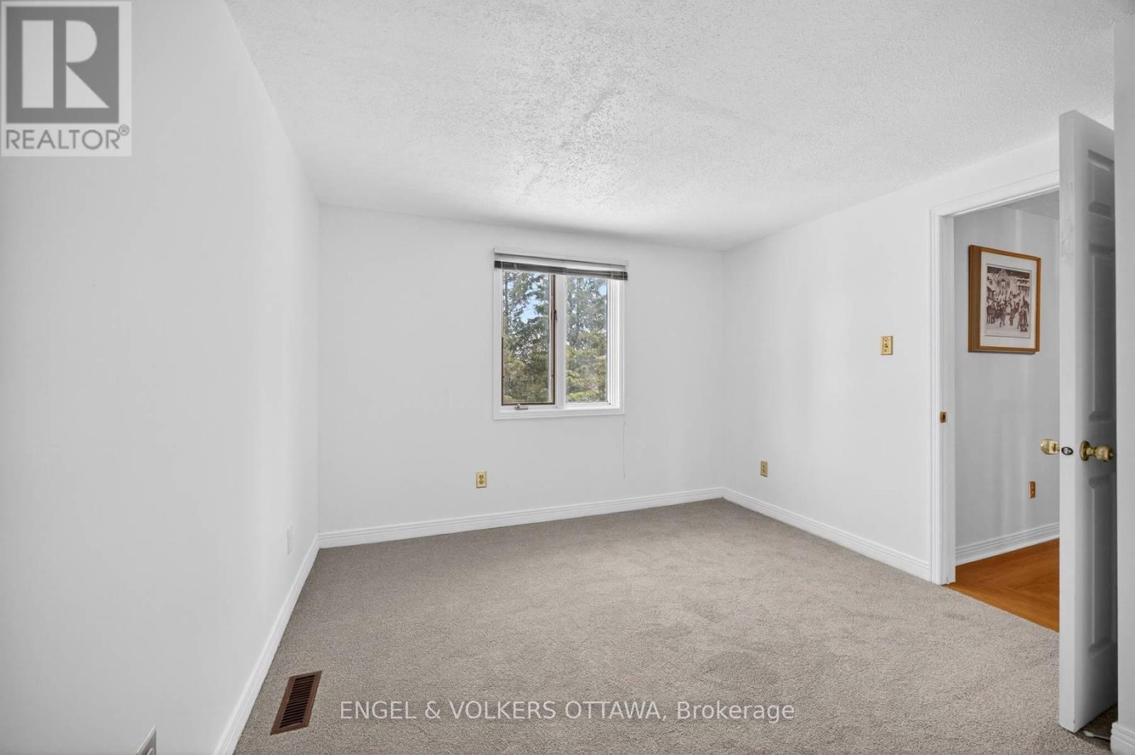 82 Leacock Drive, Ottawa, Ontario  K2K 2A8 - Photo 33 - X12769648