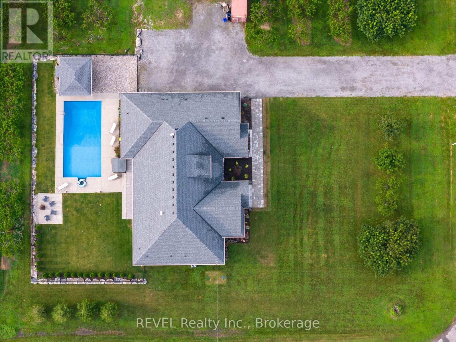 864 Concession 1 Rd Road, Niagara-On-The-Lake, Ontario  L0S 1J0 - Photo 6 - X12769642