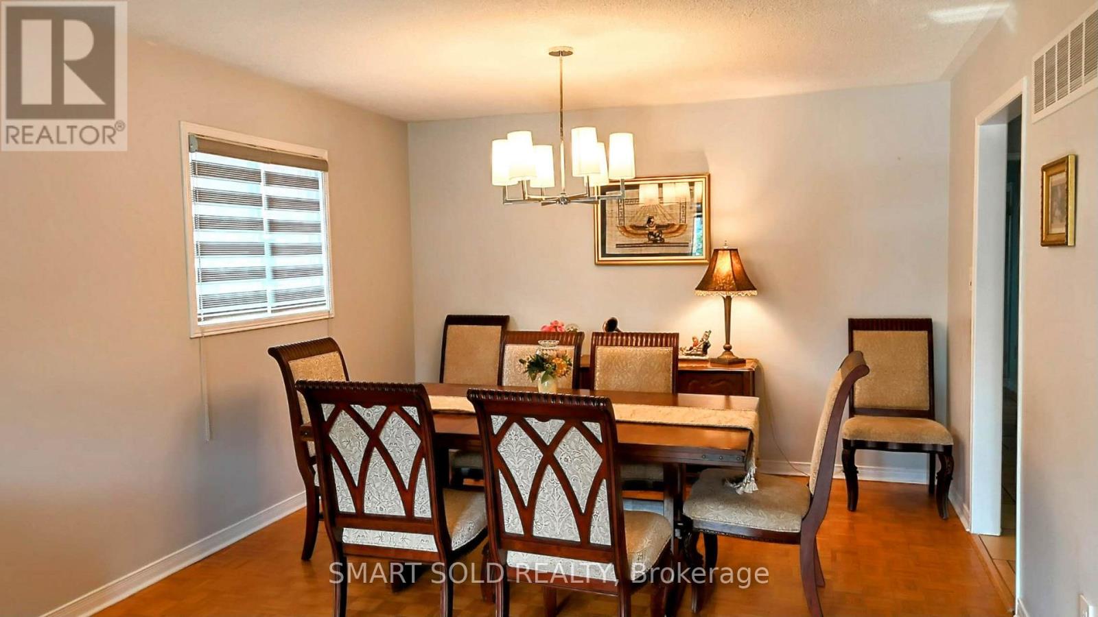 148 Castlehill Road, Vaughan (Maple), Ontario  L6A 1N7 - Photo 3 - N12769646