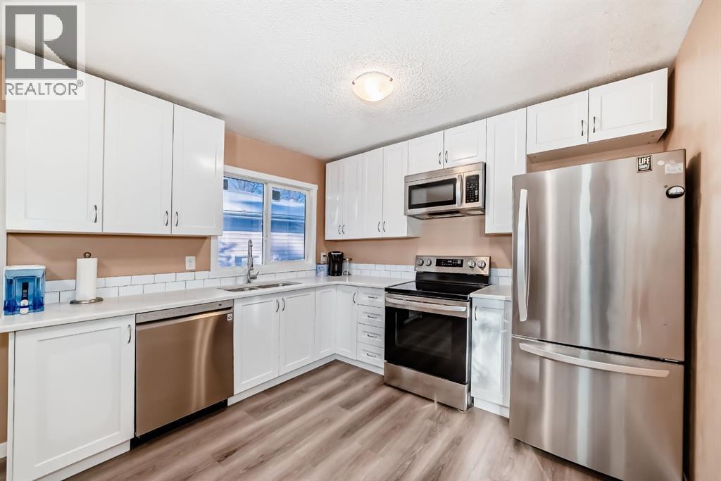 3221 32a Avenue Se, Calgary, Alberta  T2B 0J6 - Photo 11 - A2275984