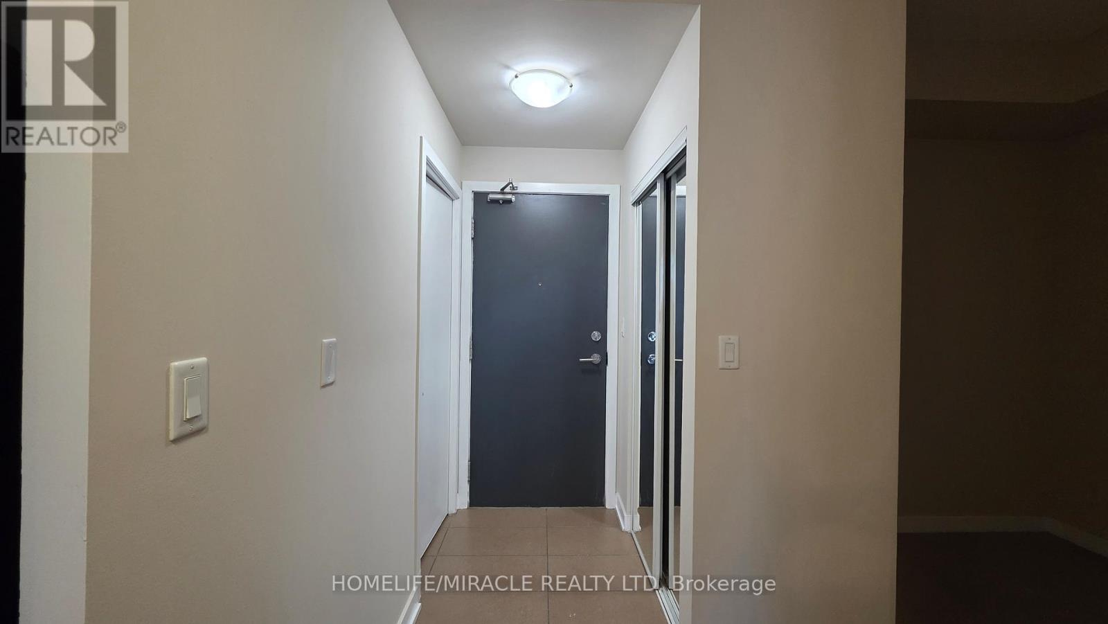 3408 - 4070 Confederation Parkway, Mississauga, Ontario  L5B 0E9 - Photo 4 - W12684632