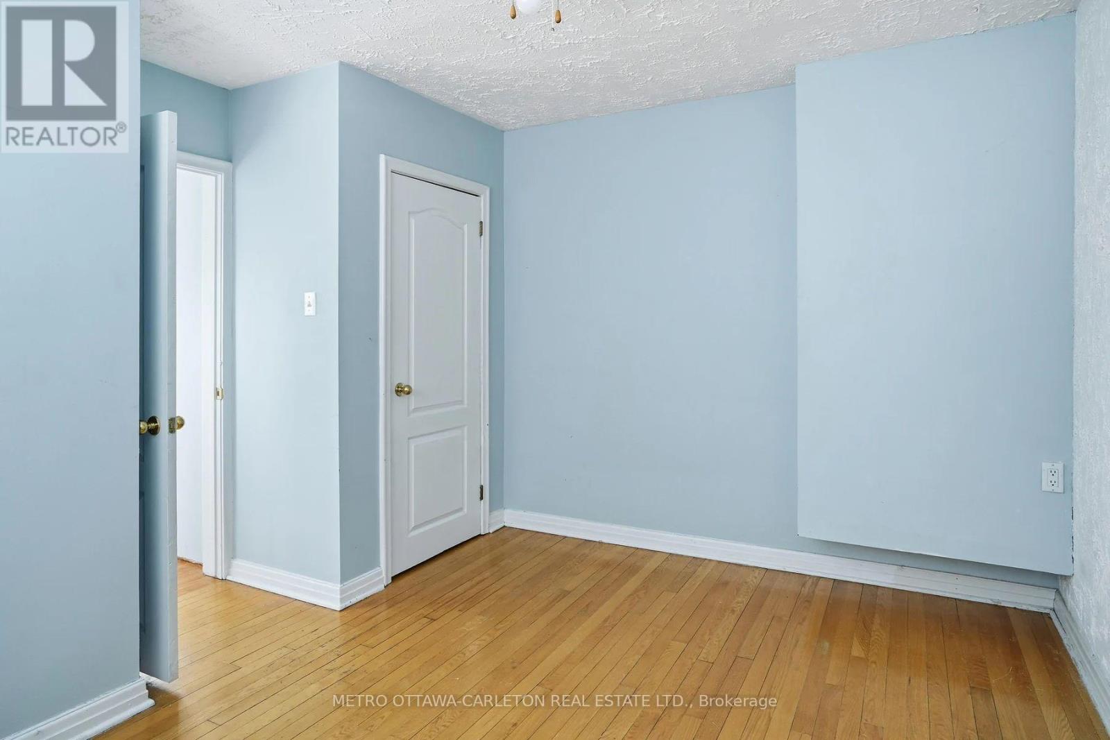 Unit B - 704 Claude Street, Ottawa, Ontario  K1K 2S2 - Photo 9 - X12648714