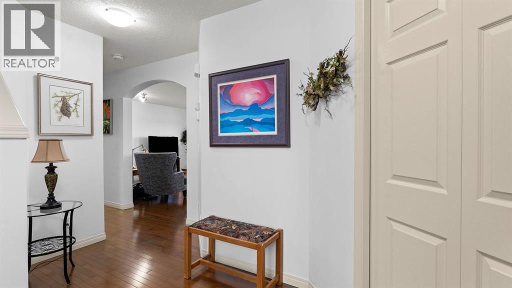 166 Bridlecrest Boulevard Sw, Calgary, Alberta  T2Y 4X7 - Photo 3 - A2278392