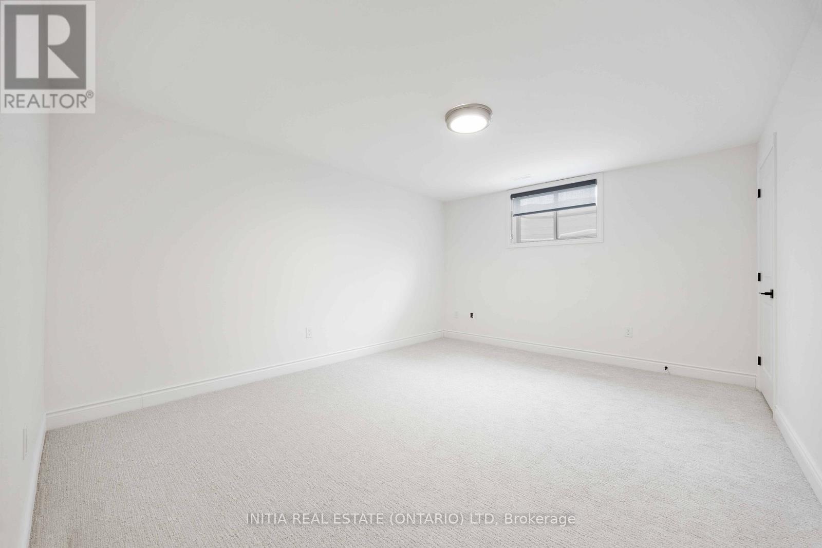 102 Leneve Street, Lambton Shores, Ontario  N0N 1J0 - Photo 17 - X12769654