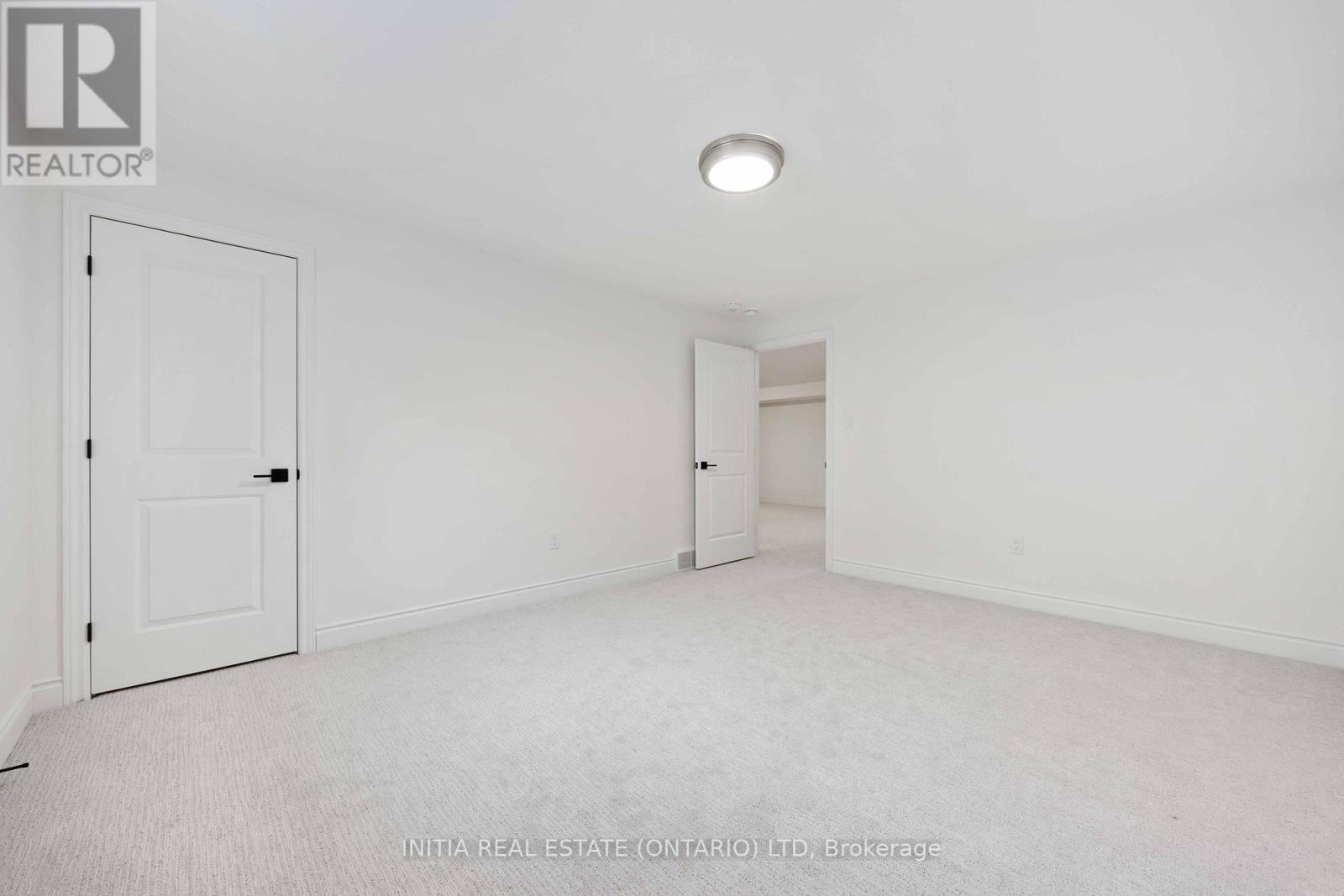 102 Leneve Street, Lambton Shores, Ontario  N0N 1J0 - Photo 18 - X12769654