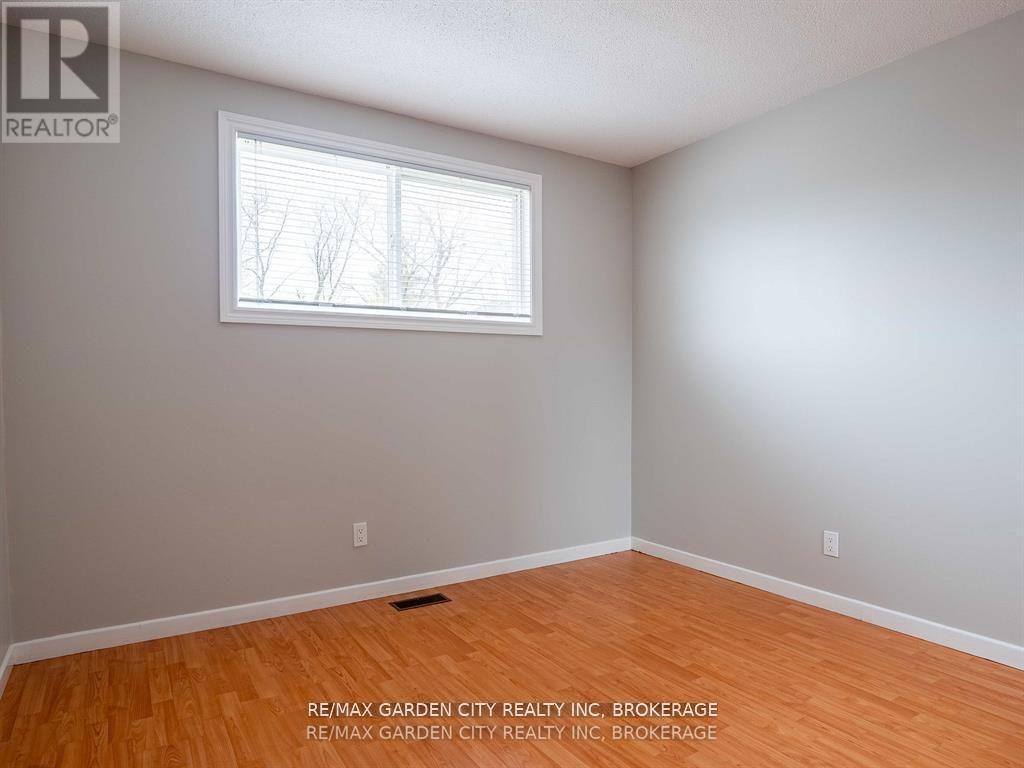 9 Churchill Street, St. Catharines, Ontario  L2S 2P3 - Photo 14 - X12769664