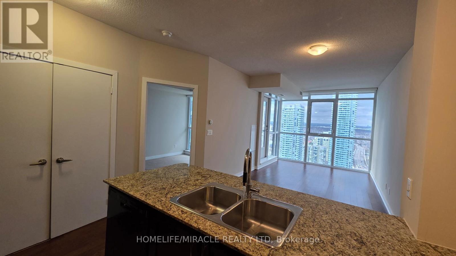 3408 - 4070 Confederation Parkway, Mississauga, Ontario  L5B 0E9 - Photo 11 - W12684632