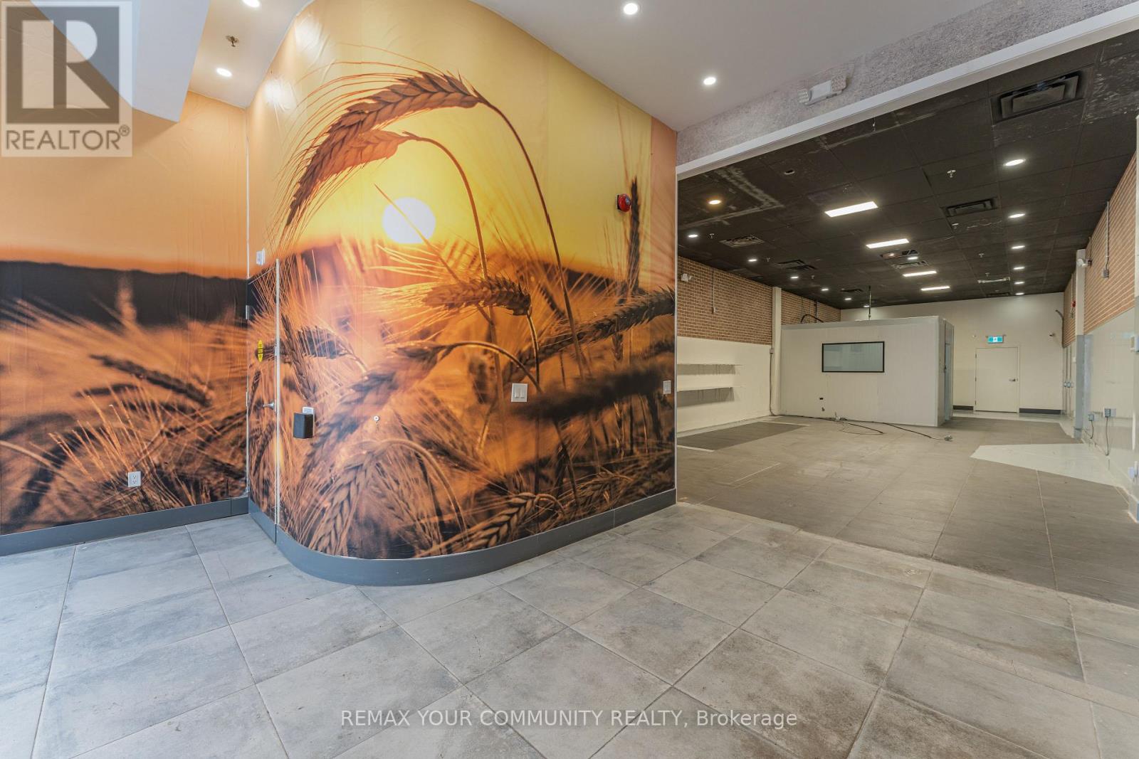 212 - 9737 Yonge Street, Richmond Hill, Ontario  L4C 8S7 - Photo 3 - N12769672