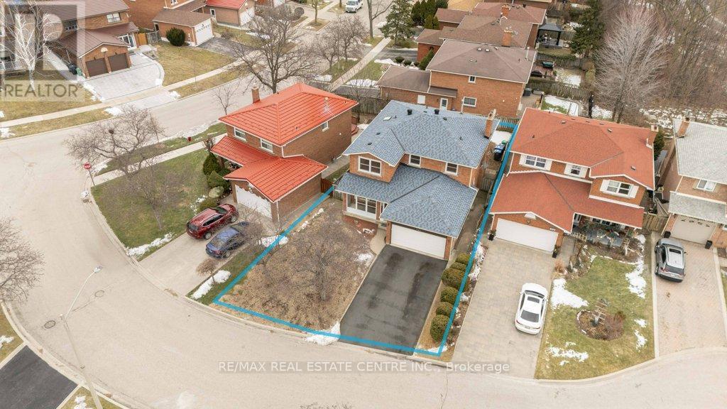 796 BUCKINGHAM COURT, mississauga (creditview), Ontario