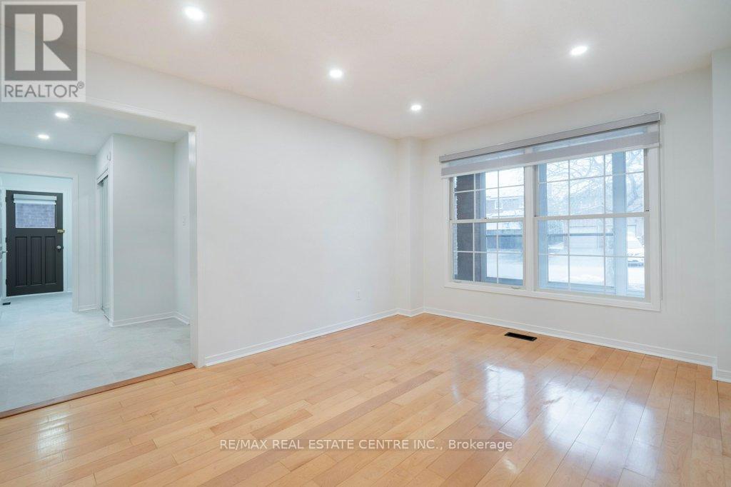 796 Buckingham Court, Mississauga, Ontario  L5C 4M3 - Photo 26 - W12769656