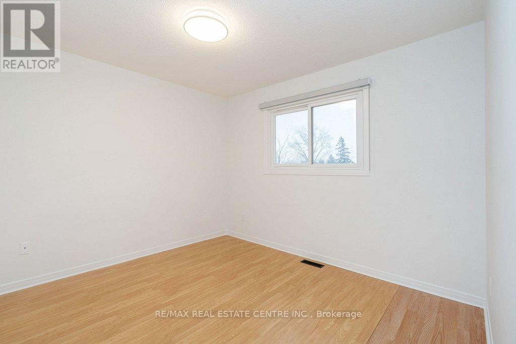 796 Buckingham Court, Mississauga, Ontario  L5C 4M3 - Photo 32 - W12769656