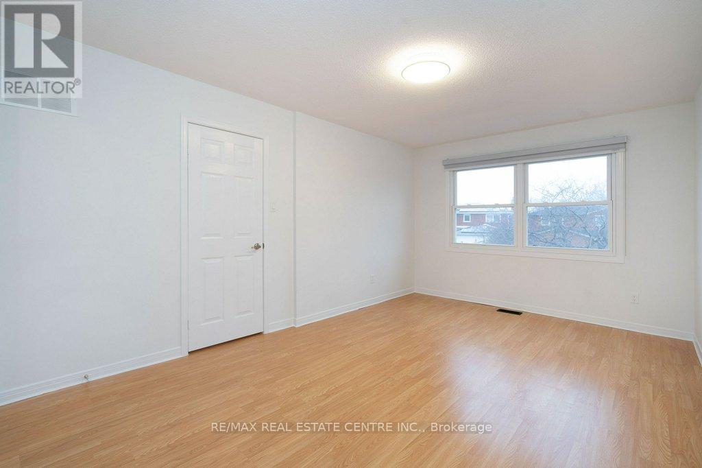 796 Buckingham Court, Mississauga, Ontario  L5C 4M3 - Photo 36 - W12769656