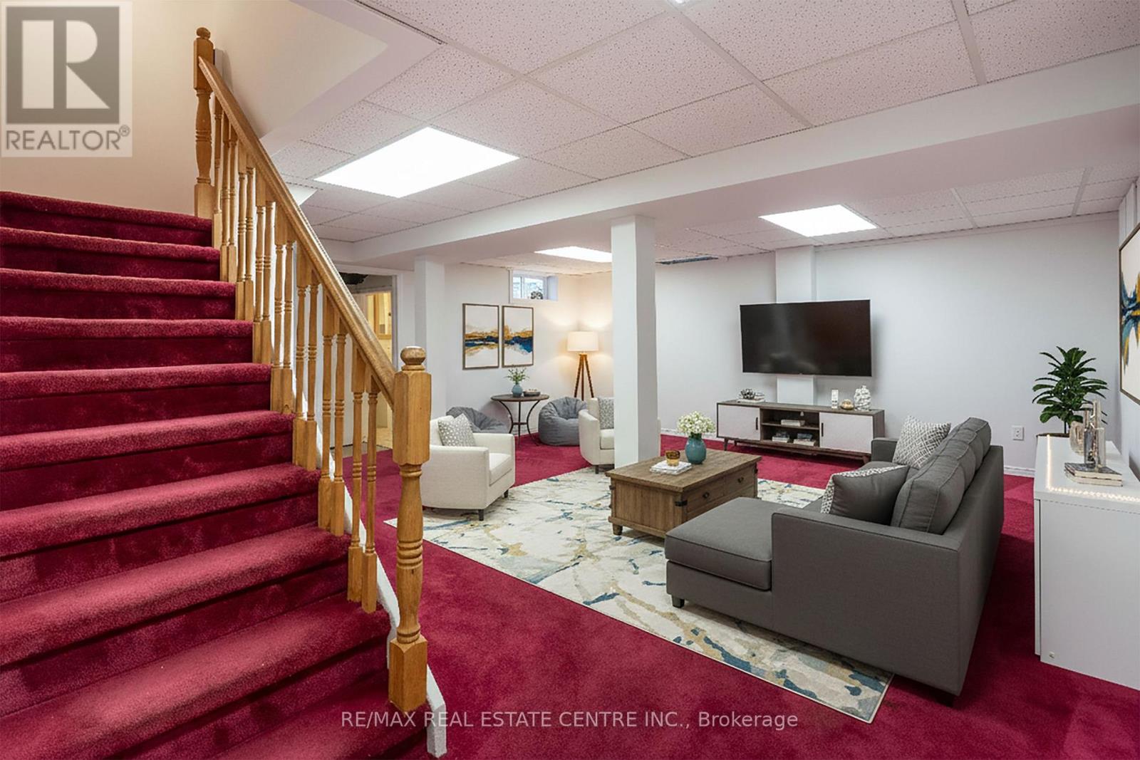 796 Buckingham Court, Mississauga, Ontario  L5C 4M3 - Photo 5 - W12769656