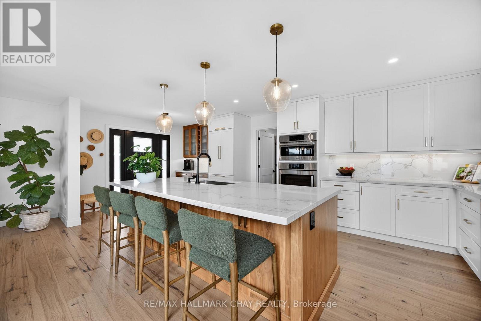 1 Sunnyside Avenue, Oro-Medonte, Ontario  L0L 2E0 - Photo 17 - S12763190