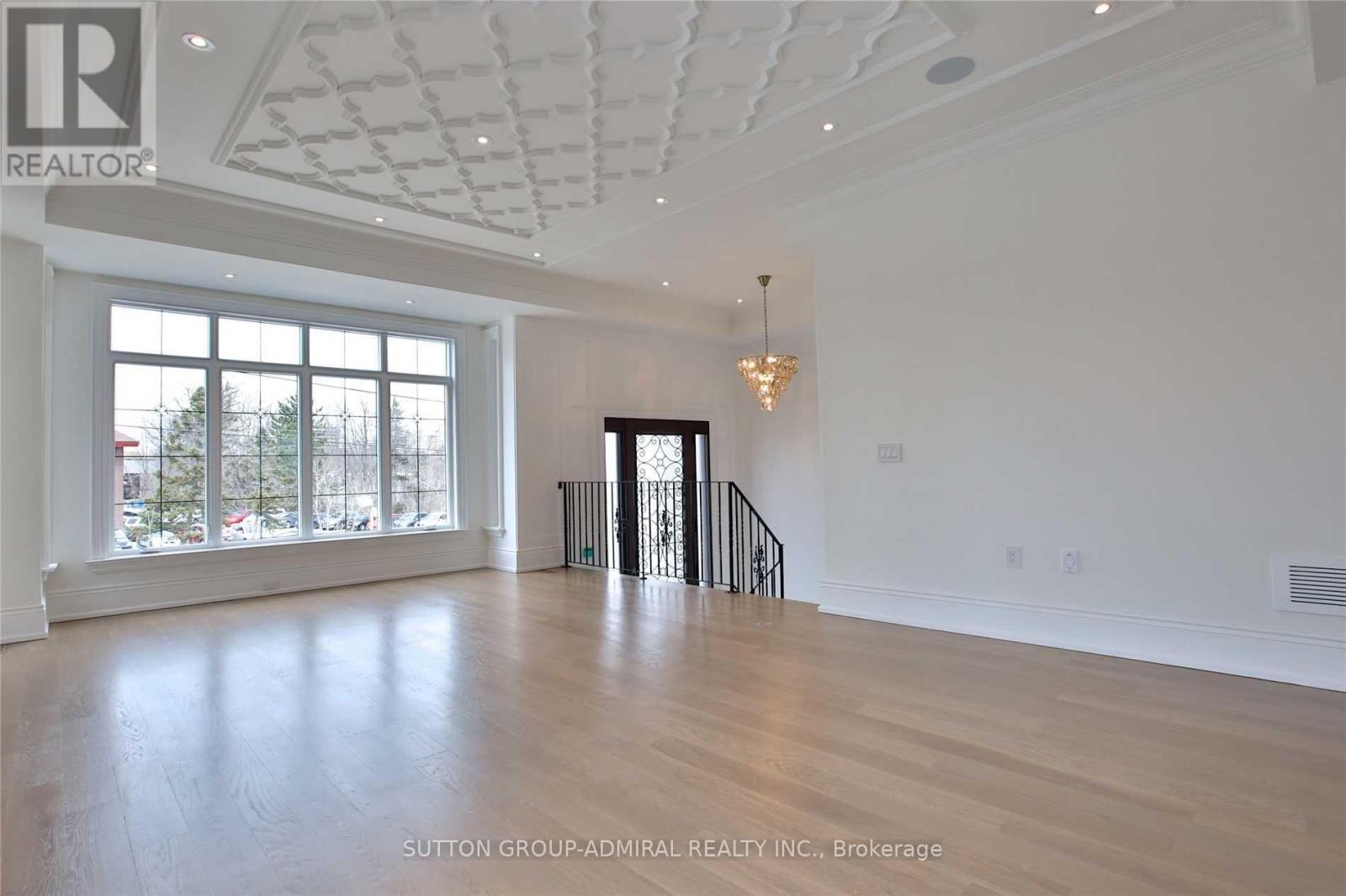 305 Finch Avenue E, Toronto, Ontario  M2N 4S3 - Photo 5 - C12769704