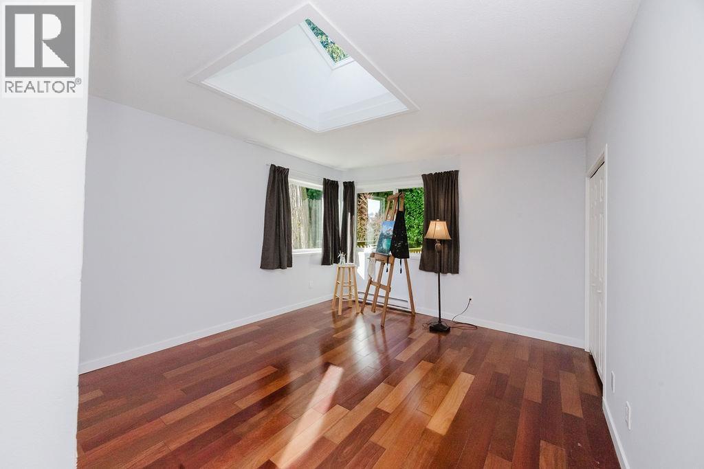 2016 Coach Road, Roberts Creek, British Columbia  V0N 2W6 - Photo 18 - R3087726