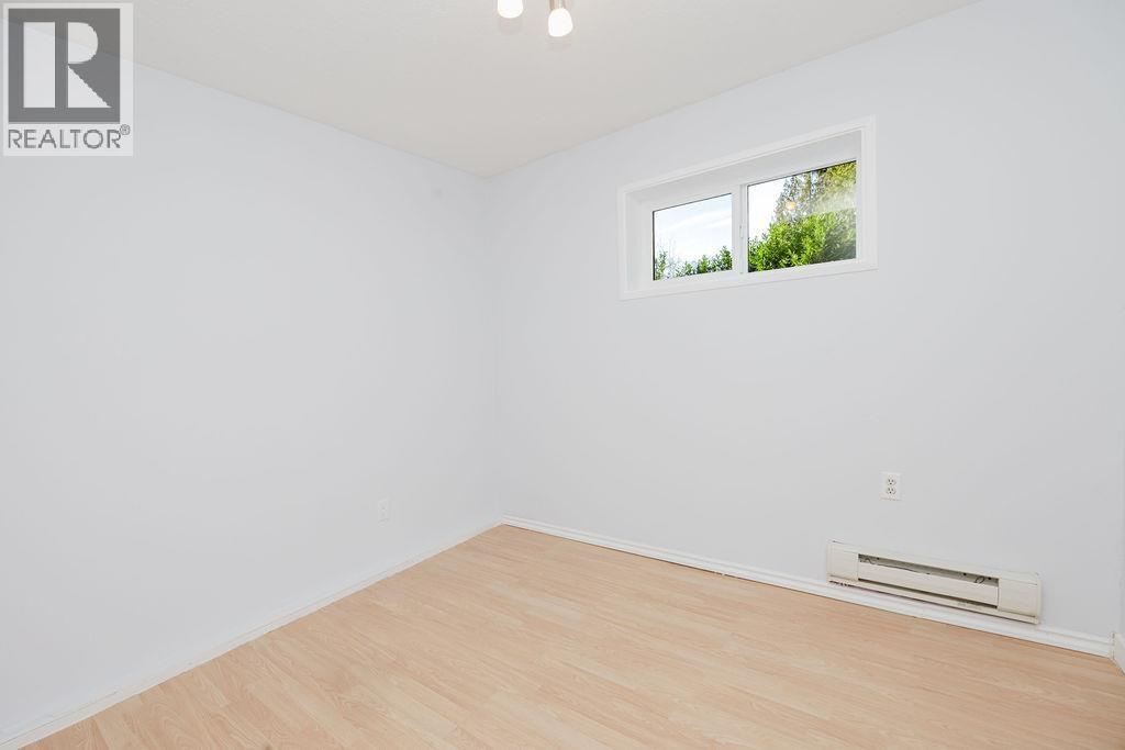 2016 Coach Road, Roberts Creek, British Columbia  V0N 2W6 - Photo 22 - R3087726