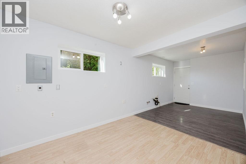 2016 Coach Road, Roberts Creek, British Columbia  V0N 2W6 - Photo 23 - R3087726