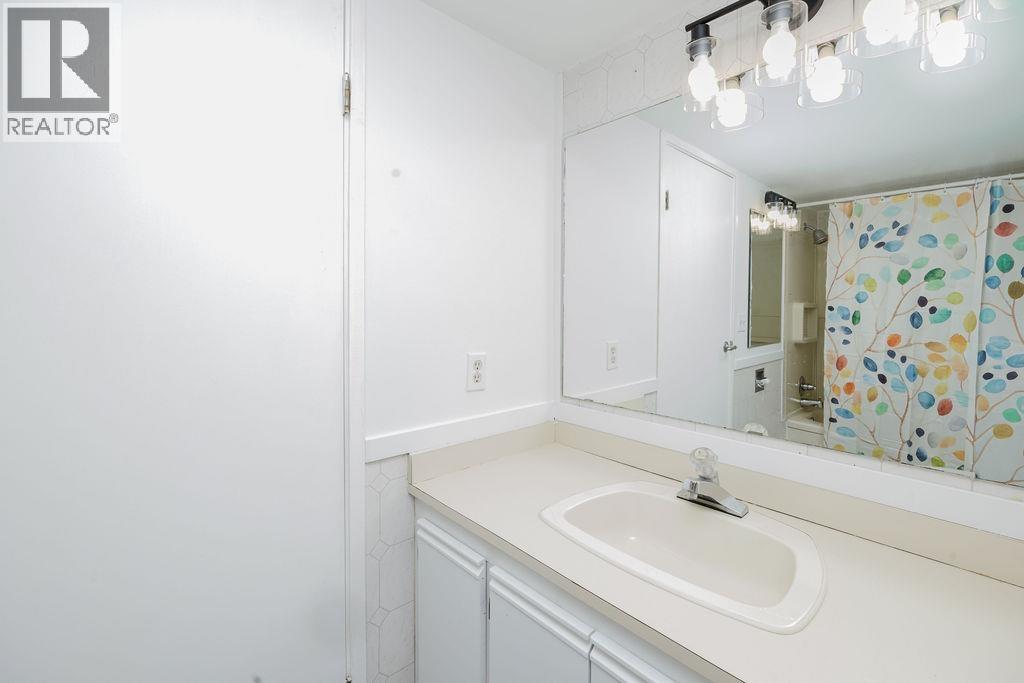 2016 Coach Road, Roberts Creek, British Columbia  V0N 2W6 - Photo 26 - R3087726