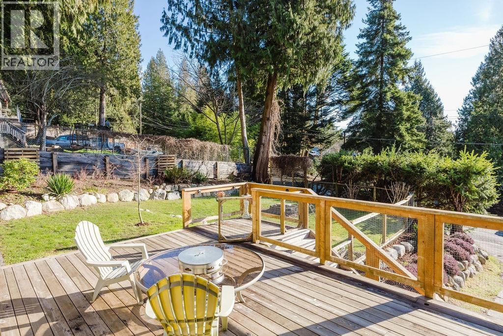 2016 Coach Road, Roberts Creek, British Columbia  V0N 2W6 - Photo 4 - R3087726