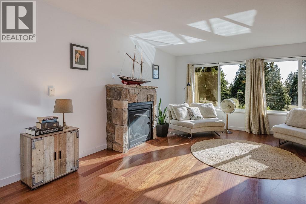 2016 Coach Road, Roberts Creek, British Columbia  V0N 2W6 - Photo 8 - R3087726