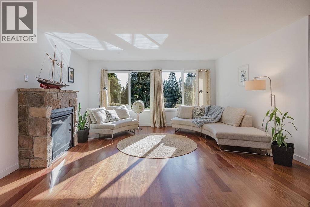 2016 Coach Road, Roberts Creek, British Columbia  V0N 2W6 - Photo 9 - R3087726