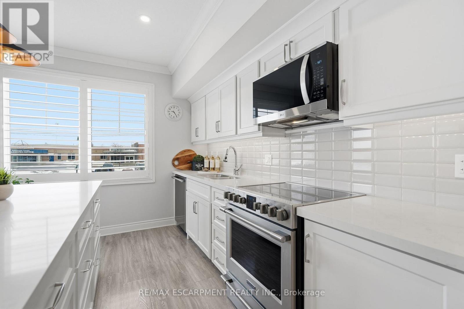 207 - 65 Haddington Street, Haldimand, Ontario  N3W 2H2 - Photo 18 - X12769702