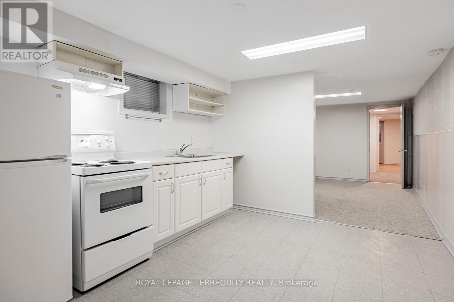 Bsmt - 171 Christie Street, Toronto, Ontario  M6G 3B3 - Photo 9 - C12769712