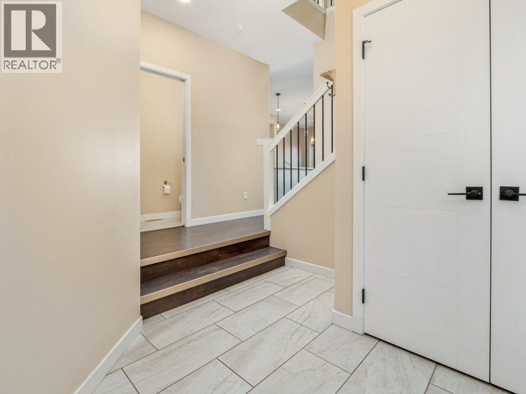 947 41 Avenue N, Lethbridge, Alberta  T1H 7G9 - Photo 5 - A2270387