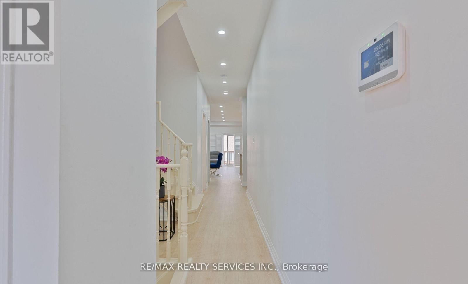 107 Frenchpark Circle, Brampton (Credit Valley), Ontario  L6X 0Y5 - Photo 7 - W12769720